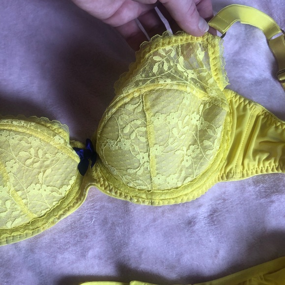 Agent Provocateur *RARE* Yellow Rizzo Set - Picture 3 of 5
